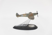 SPITFIRE: A Franklin Mint Spitfire MK1 model aircraft, mounted to stand on base, believed to be 1:48 scale, 15cm high overall - 6