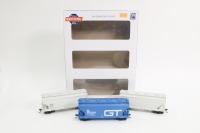 HOPPERS: A set of three HO Scale model Grand Trunk & Western 2-Bay Hoppers by Athearn, boxed