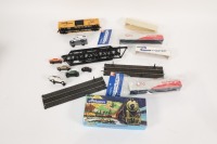 RAILWAY: A group of model railway items, all believed to suit HO scale railway