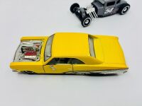 MAISTO: Two 1:24 scale Maisto models including a 1966 Chevrolet Chevelle SS and a 1929 Ford Model A [Location: Sydney] - 4