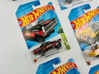HOT WHEELS: A group of 21 1:64 scale Hot Wheels drag car models [Location: Sydney] - 6