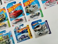 HOT WHEELS: A group of 21 1:64 scale Hot Wheels drag car models [Location: Sydney] - 8