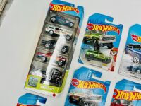 HOT WHEELS: A group of 21 1:64 scale Hot Wheels drag car models [Location: Sydney] - 9