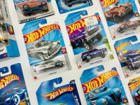 HOT WHEELS: A group of 25 1:64 scale Hot Wheels drag car models [Location: Sydney] - 3