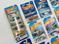 HOT WHEELS: A group of 25 1:64 scale Hot Wheels drag car models [Location: Sydney] - 4