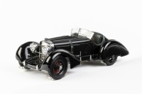 MERCEDES BENZ: A 1:24 scale 1930 Mercedes Benz SSK model, "Schwarzer Prinz", product item number M001 - 2