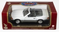 MERCEDES BENZ: A Road Legends 1:18 scale 1989 Mercedes Benz 500SL model, product number 92048