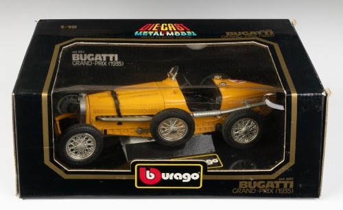 BUGATTI: A Bburago 1:18 scale 1935 Bugatti Grand Prix model, product model number 3012