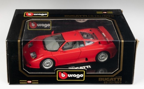 32 · BUGATTI: A Bburago 1:18 scale 1991 Bugatti EB110 model, product model number 3055