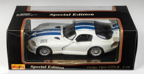 DODGE: A Maisto 1:18 scale 1997 Dodge Viper GTS-R 59 model, product model number 31845