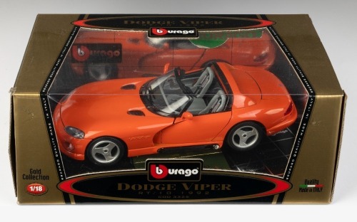 43 · DODGE: A Bburago 1:18 scale 1992 Dodge Viper RT/10 model, model number 3325