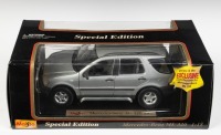 MERCEDES BENZ: A Maisto 1:18 scale 1997 Mercedes Benz ML 320 model, model number 31847