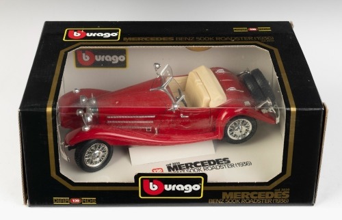 MERCEDES BENZ: A Bburago 1:18 scale 1936 Mercedes Benz 500K roadster model, model number 3020