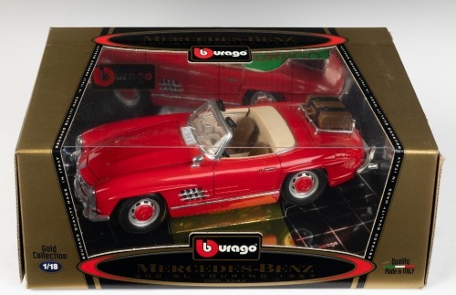 MERCEDES BENZ: A Bburago 1:18 scale 1957 Mercedes Benz 300 SL touring model, model number 3343