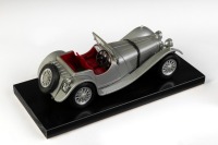 JAGUAR: A 1:18 scale Bburago 1937 Jaguar SS100 - 2