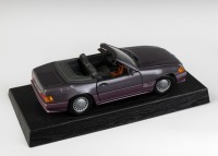 MERCEDES: A 1:18 scale Maisto 1989 Mercedes-Benz 500SL - 3