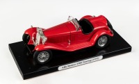 ALFA ROMEO: A 1:18 scale 1932 Alfa Romeo 2300 Touring - 2