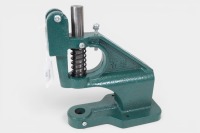 EYELET PUNCH: A cast 'Wuxing' branded eyelet grommet hole punch tool - 2
