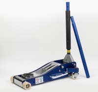 TROLLEY JACK: A Blue Point alloy trolley jack, two tonne load capacity, model SNX2ALTJ