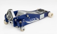 TROLLEY JACK: A Blue Point alloy trolley jack, two tonne load capacity, model SNX2ALTJ - 4