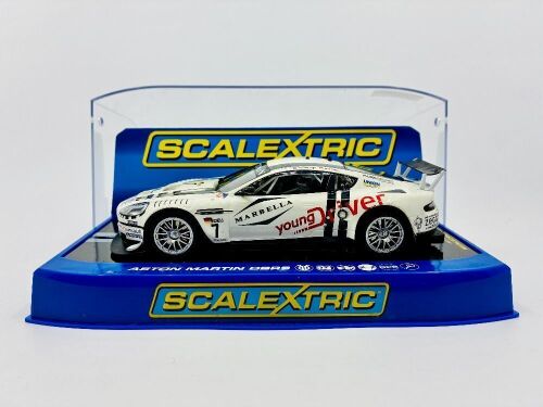 171a · ASTON MARTIN: A 1:32 scale model by Scalextric of the Aston Martin DBR9 with original display box [Location: Sydney]