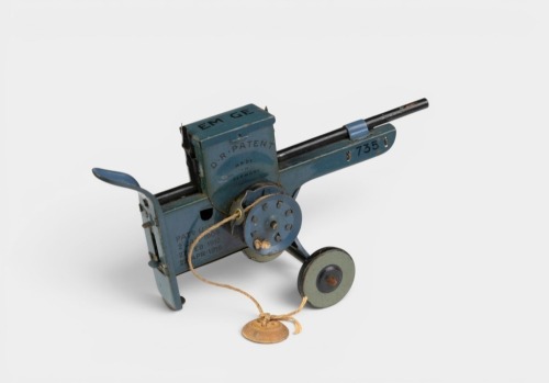 CANNON: A fine circa 1916 Lehmann (Germany) EM GE single barrel cannon toy, 14cm long
