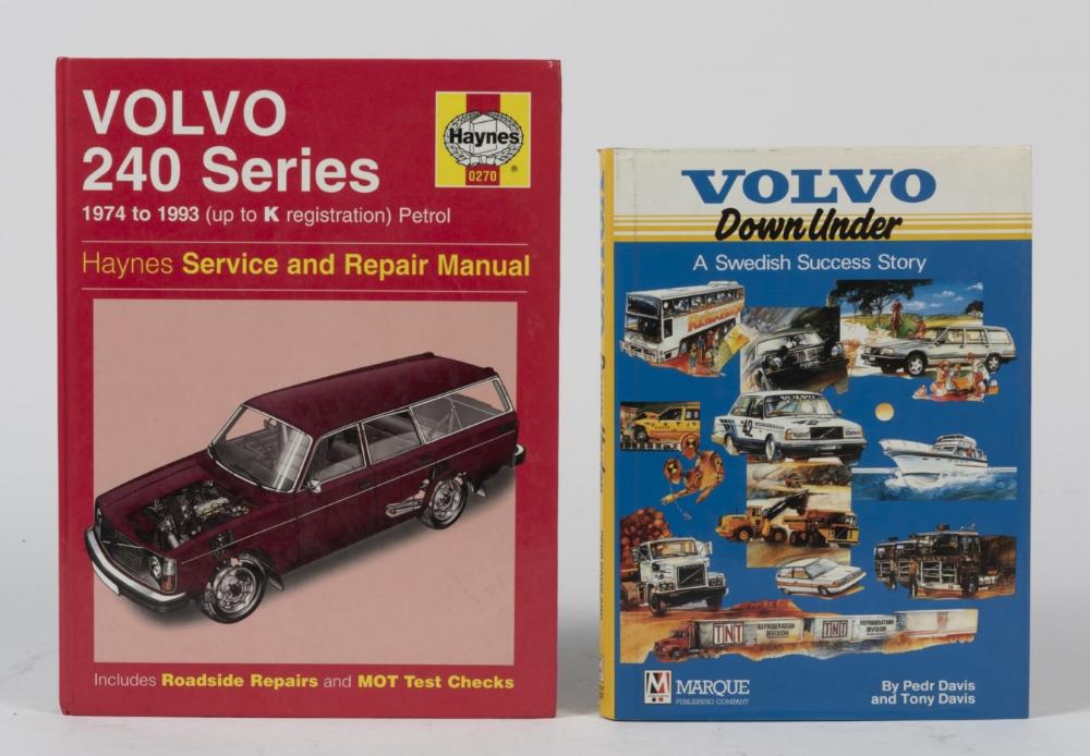 VOLVO: Two Volvo Publications. 'VOLVO 240 Series' Haynes Service And ...