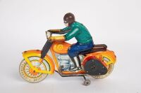 MOTORCYCLE: A c1950s Russian made clockwork tin toy motorcycle with rider, 21cm long - 2