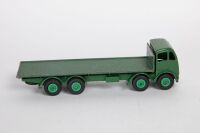 DINKY: A c1950s Dinky Supertoys Foden flatbed truck (#502), 18.5cm long - 2