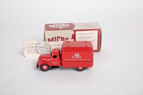 MICRO MODELS: A Micro Models 1:43 scale limited edition of 279 units, 1950s International Harvester delivery van (MM002)