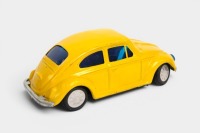 BANDAI: A Bandai (made in Korea) tinplate battery Volkswagen Beetle, 17cm long - 4