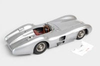 MERCEDES: A highly detailed CMC 1:18 scale 1954/55 Mercedes-Benz W196R 'Streamliner Body' (M-044) in original box - 3