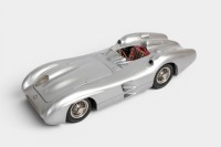 MERCEDES: A highly detailed CMC 1:18 scale 1954/55 Mercedes-Benz W196R 'Streamliner Body' (M-044) in original box - 5