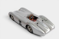 MERCEDES: A highly detailed CMC 1:18 scale 1954/55 Mercedes-Benz W196R 'Streamliner Body' (M-044) in original box - 6
