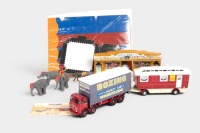 CORGI CLASSICS: A Corgi Classics 1:50 scale Mickey Kiely Boxing Set , includes diorama pieces figurines & vehicles (31012) in box