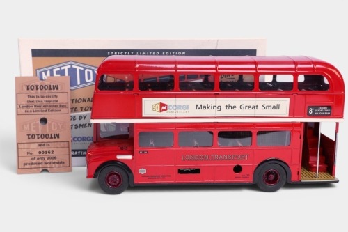 METTOY: A Mettoy 1:36 scale tinplate clockwork London double decker bus (MT00101) in box