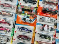 HOT WHEELS: A large group of over 100 1:64 scale Hot Wheels models [Location: Sydney] - 2