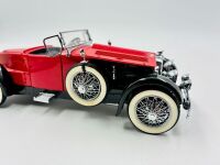 STUTZ BLACK HAWK: A 1:24 scale model by Franklin Mint of the 1928 Stutz Black Hawk Boattail Speedster [Location: Sydney] - 4