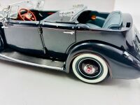PACKARD TWELVE SPORT PHAETON: A 1:24 scale model by Danbury Mint of the 1936 Packard Twelve Sport Phaeton [Location: Sydney] - 13