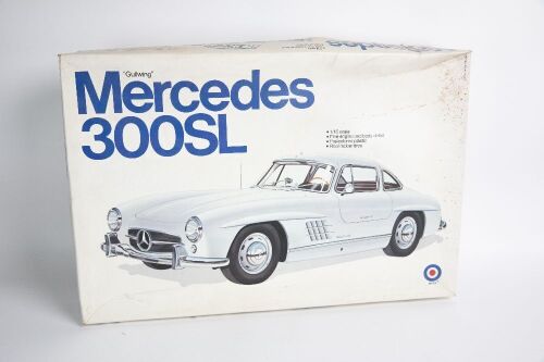 MERCEDES: An Entex 1:16 scale Mercedes 300SL 'Gullwing' model kit in box, parts sealed with instructions