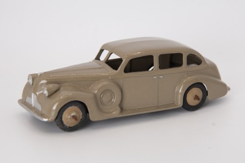 DINKY TOYS: 39d Buick Viceroy Saloon, 1947-50