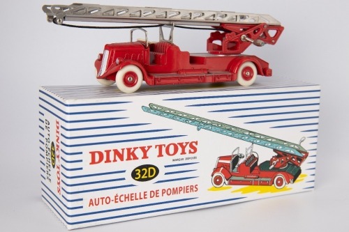 ATLAS/DINKY TOYS: 32D Delahaye Fire Engine, mint boxed with all inserts & instructions