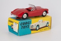 CORGI TOYS: 302 MG 'A' Sports Car 1957-61 - 2