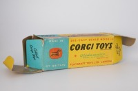 CORGI TOYS: 437 Superior Ambulance on Cadillac Chassis 1962-65 - 4