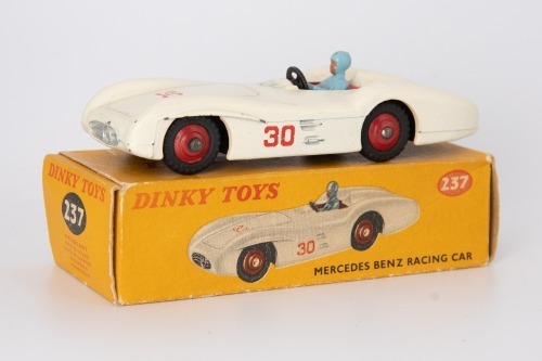 DINKY TOYS: 237 Mercedes Benz Racing Car 1957-60 RN 30