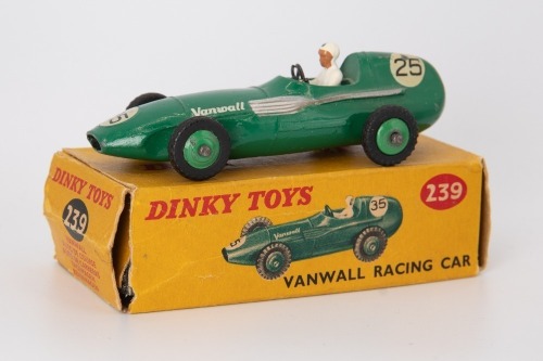 DINKY TOYS: 239 Vanwall Racing Car 1958-60