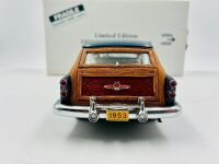 BUICK: A 1:24 scale model by Danbury Mint of the 1953 Buick Estate Wagon [Location: Sydney] - 7