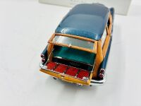 BUICK: A 1:24 scale model by Danbury Mint of the 1953 Buick Estate Wagon [Location: Sydney] - 8