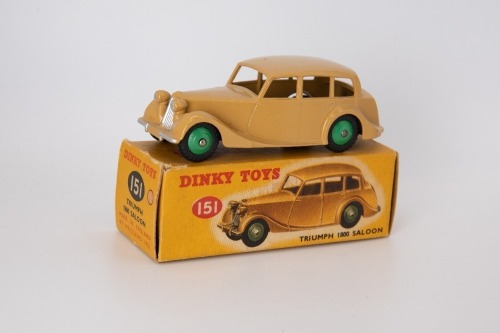 DINKY TOYS: 151 Triumph 1800 Saloon