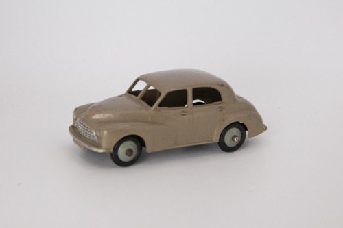 DINKY TOYS: 159 Morris Oxford c1954